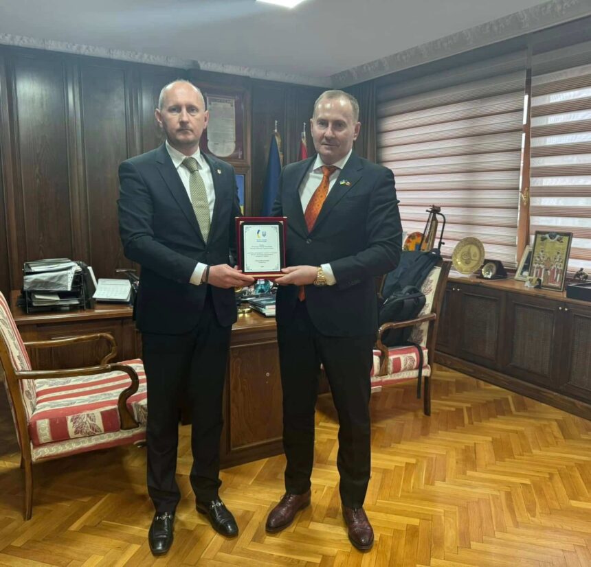Дружня зустріч у Генеральному консульстві України в Стамбулі-1 Дружня зустріч у Генеральному консульстві України в Стамбулі: співпраця та визнання