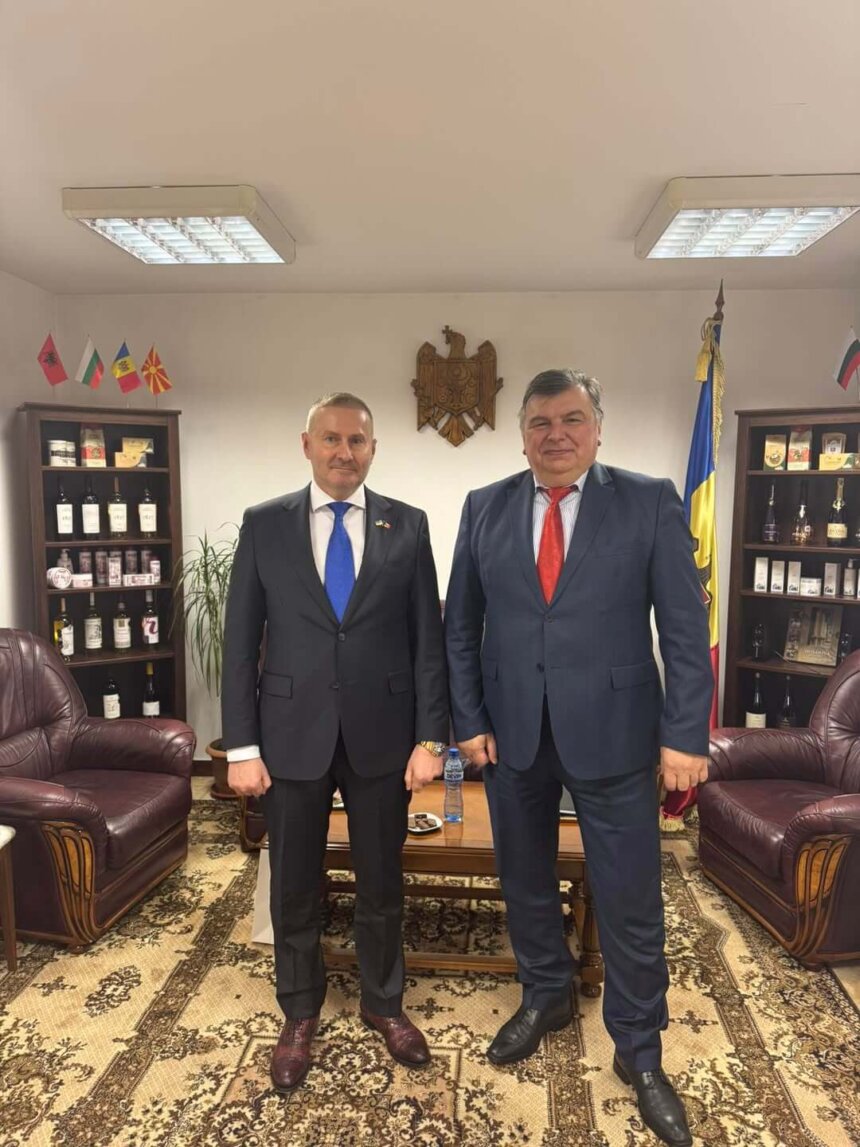 Дружній візит до Посольства Республіки Молдова в Болгарії - зустріч з новопризначеним послом Емілем Жакоте Дружній візит до Посольства Республіки Молдова в Болгарії: зустріч з новопризначеним послом Емілем Жакоте