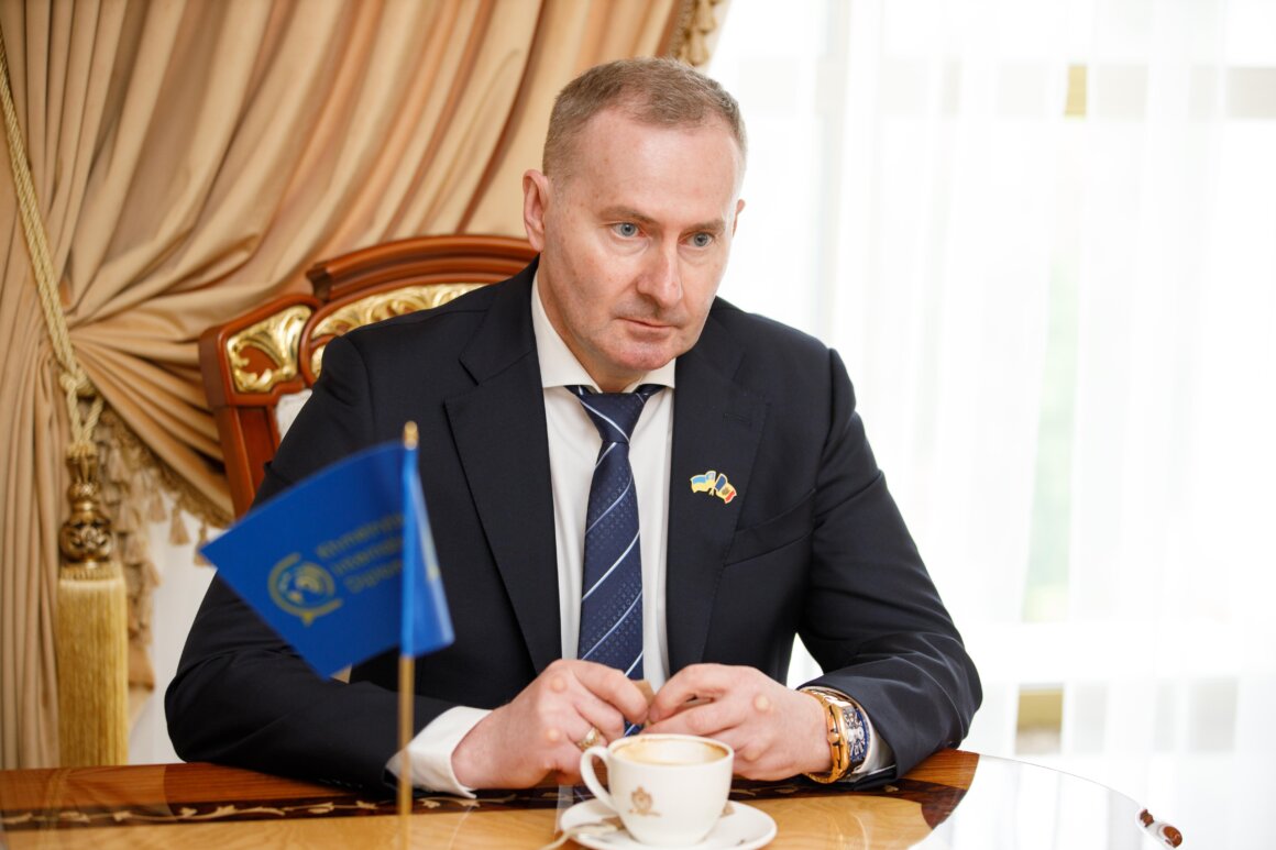 Консульство (7) Почесне консульство Республіки Молдова у Хмельницькому