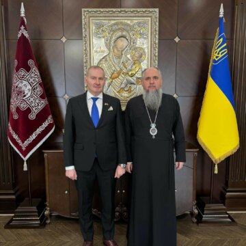 Почесний консул Молдови Микола Скрипковський зустрівся з Блаженнійшим Митрополитом Епіфанієм Почесний консул Молдови Микола Скрипковський зустрівся з Блаженнійшим Митрополитом Епіфанієм