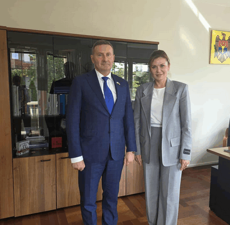 з особистих соцмереж Миколи Скрипковського Микола Скрипковський провів зустріч із послом у Польщі