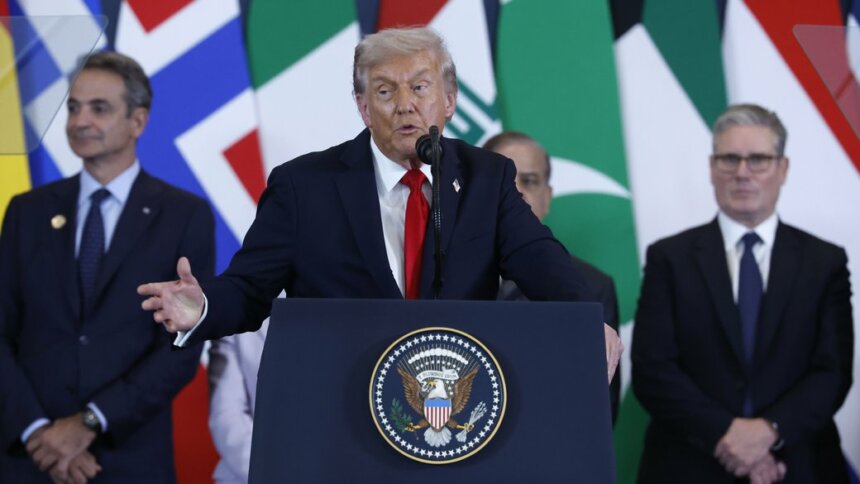 Президент США Дональд Трамп виступає на міжнародному мирному саміті в Шарм-ель-Шейху, Єгипет, 13 жовтня 2025 року. Getty Images/Chip Somodevilla Трамп вірить в перемогу Орбана на парламентських виборах
