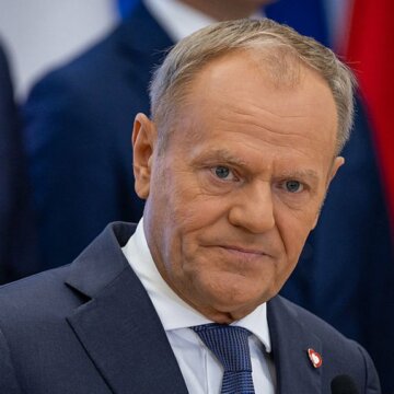 Польський прем'єр-міністр Дональд Туск. Getty Images/WOJTEK RADWANSKI/AFP Прем’єр Польщі виступив проти будь-якого тиску на Зеленського у питанні територій
