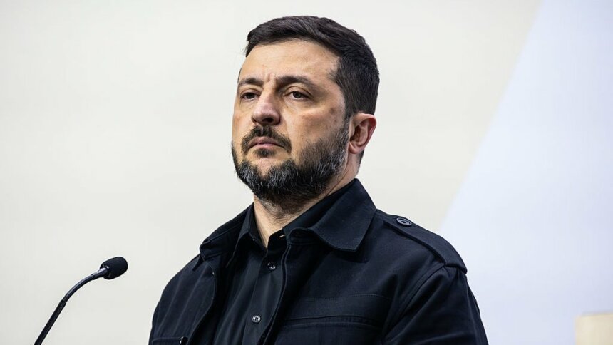 Президент України Володимир Зеленський під час пресконференції на полях саміту Європейського політичної спільноти, Копенгаген, Данія, 2 жовтня 2025 року. Getty Images/Kristian Tuxen Ladegaard Berg/SOPA Images/LightRocket Володимир Зеленський запропонував США спільні проєкти, які допоможуть замінити російські газ і нафту в Європі.