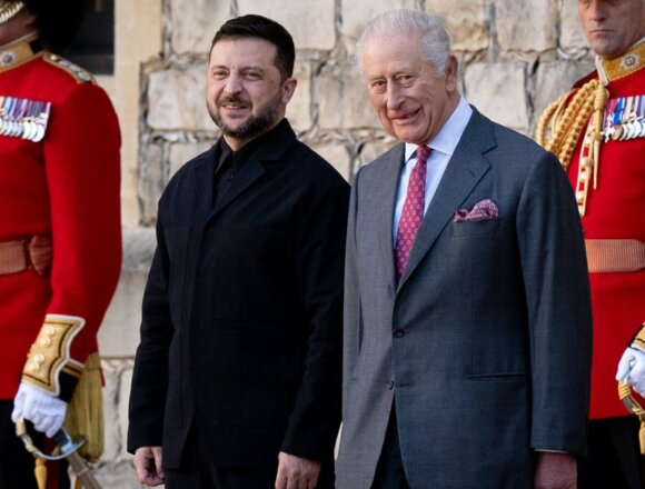 Президент України Володимир Зеленський із королем Сполученого Королівства Великої Британії та Північної Ірландії Чарльзом III у Віндзорському замку, Велика Британія, 24 жовтня 2025 року. Getty Images/AFP/Aaron Chown Президент Зеленський прибув до Віндзора на аудієнцію з королем Чарльзом ІІІ