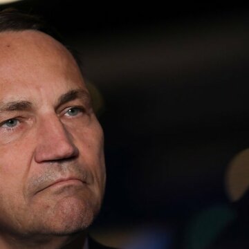 Міністр закордонних справ Польщі Радослав Сікорський на полях саміту НАТО в Гаазі, Нідерланди, 24 червня 2025 року. Getty Images/Klaudia Radecka/NurPhoto Варшава перерахує Україні $100 млн у межах програми PURL