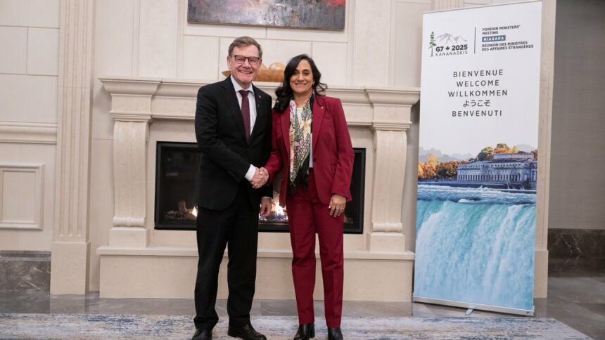Міністр закордонних справ Німеччини Йоганн Вадепфуль та міністерка закордонних справ Канади Аніта Ананд на полях зустрічі керівників МЗС Групи семи у Канаді. Уряд Канади Німеччина та партнери ЄС продовжують підтримку України попри корупційний скандал