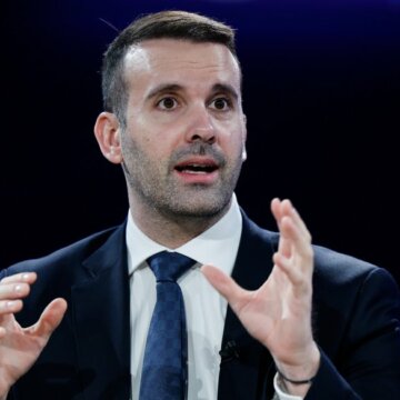 Прем'єр-міністр Чорногорії Мілойко Спаїч під час панельної дискусії на Всесвітньому економічному форумі у Давосі, Швейцарія, 22 січня 2025 року. Getty Images/Stefan Wermuth/Bloomberg Чорногорія посилює візові правила