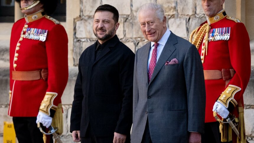 Президент України Володимир Зеленський із королем Сполученого Королівства Великої Британії та Північної Ірландії Чарльзом III у Віндзорському замку, Велика Британія, 24 жовтня 2025 року. Getty Images/AFP/Aaron Chown Король Чарльз III відіграв ключову роль у зміні ставлення Трампа до України