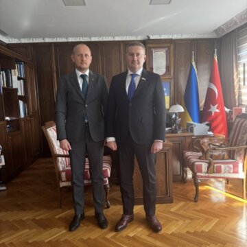 Микола Скрипковський відвідав генконсульство України в Стамбулі Микола Скрипковський відвідав генконсульство України в Стамбулі