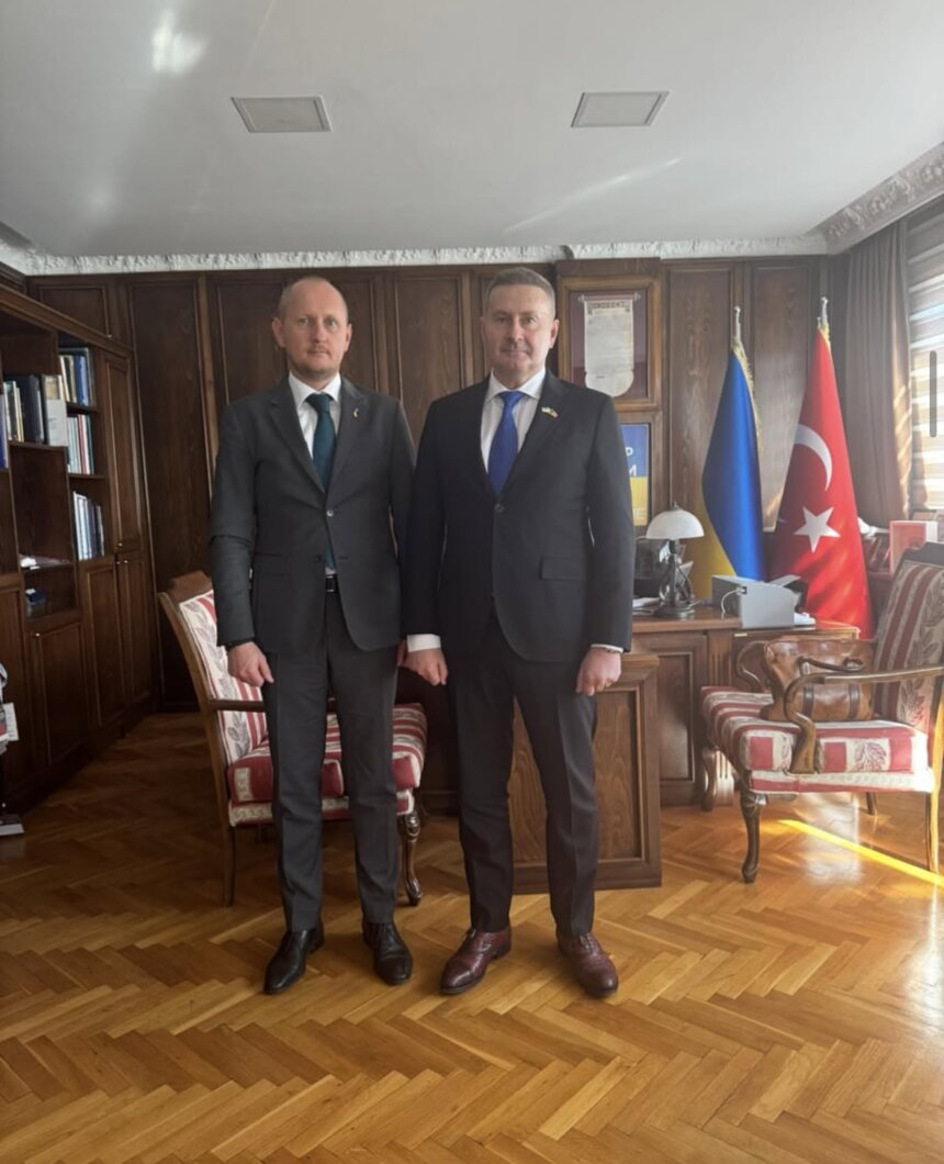 Микола Скрипковський відвідав генконсульство України в Стамбулі Микола Скрипковський відвідав генконсульство України в Стамбулі