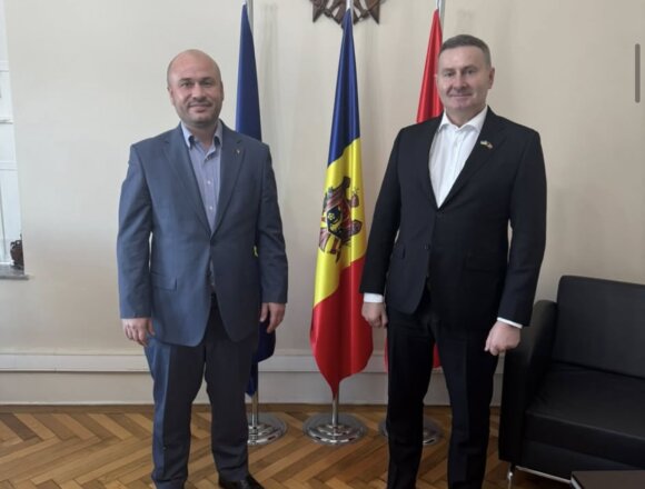 Микола Скрипковський провів зустріч з Генеральним консулом Сергіу Гордузою Микола Скрипковський провів зустріч з Генеральним консулом Сергіу Гордузою