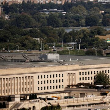 Китай ввів санкції проти 20 американських оборонних компаній