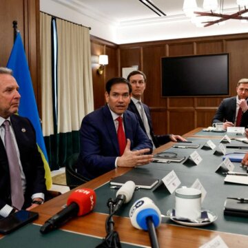 Українська делегація на чолі з Умєровим провела триденні переговори в США щодо мирного плану та гарантій безпеки Українська делегація на чолі з Умєровим провела триденні переговори в США щодо мирного плану та гарантій безпеки