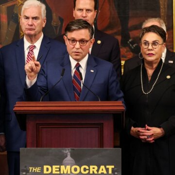 Спікер Палати представників США Джонсон попередив про можливий імпічмент Трампа Спікер Палати представників США Джонсон попередив про можливий імпічмент Трампа