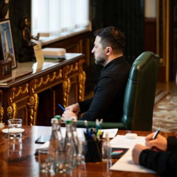 Україна активно працює з США над угодою про повоєнну відбудову Україна активно працює з США над угодою про повоєнну відбудову