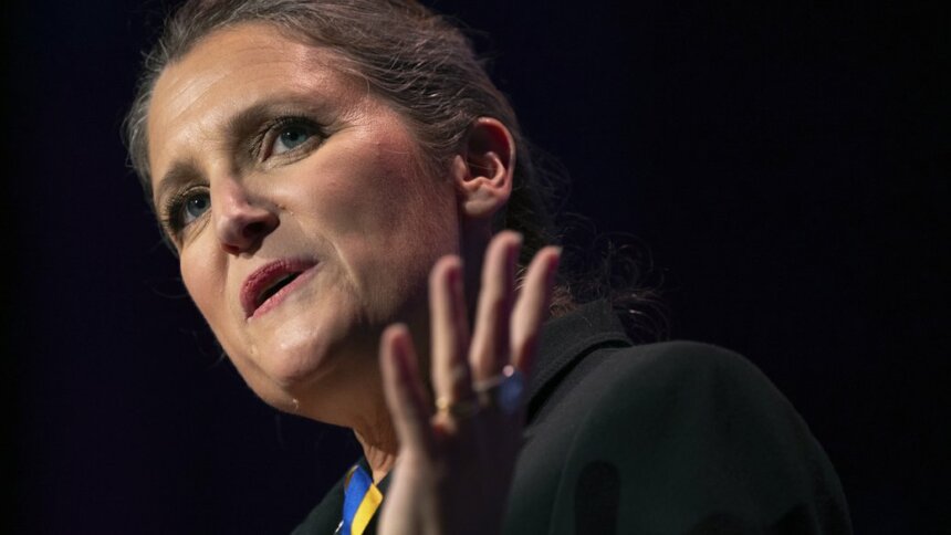 Фріланд стане волонтерською радницею з економічних питань президента України