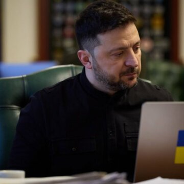 Зеленський підписав указ про санкції проти 95 осіб і 70 компаній РФ Зеленський підписав указ про санкції проти 95 осіб і 70 компаній РФ