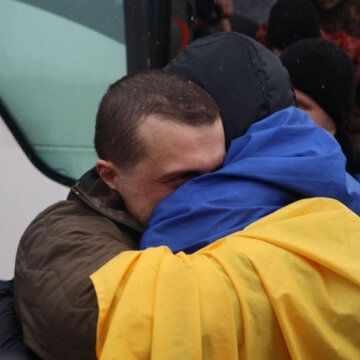 Україна та Росія провели обмін полоненими: Додому повернулися 157 українців