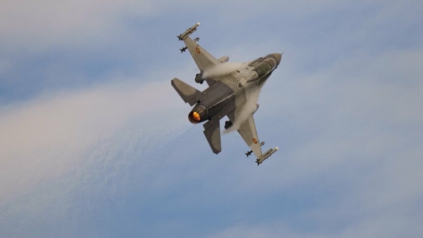 Нідерланди передадуть Україні симулятори F-16 для підготовки пілотів