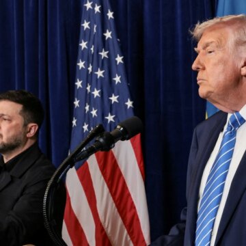 Зеленський і Трамп провели телефонну розмову Зеленський і Трамп провели телефонну розмову