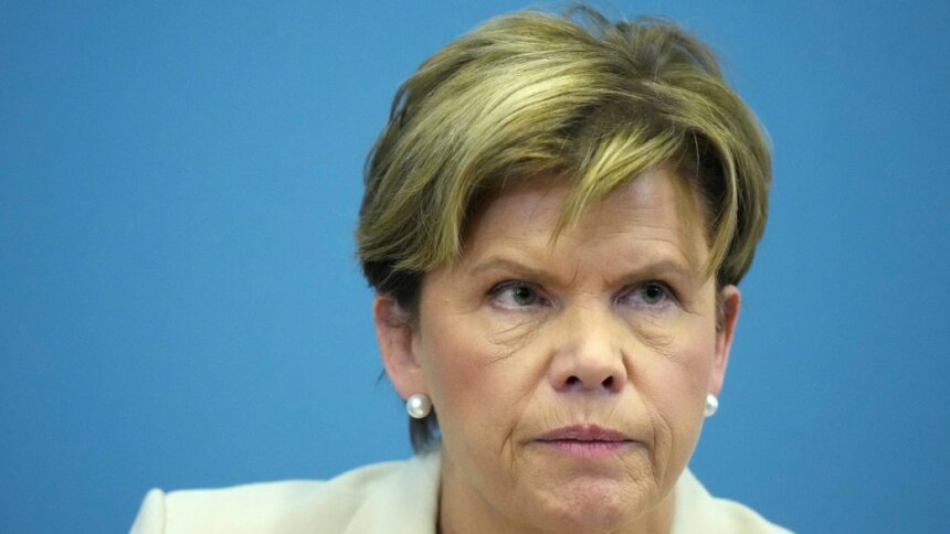 Латвія засудила нічну атаку РФ на енергетику України