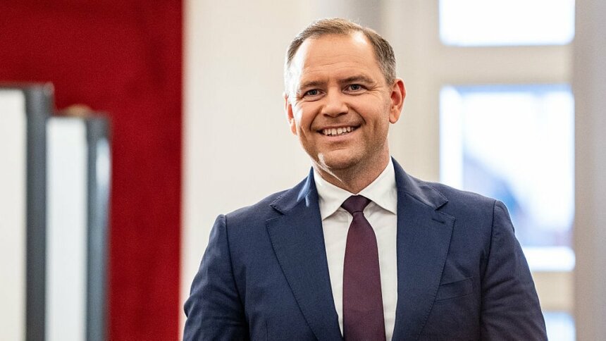 Польська партія “Право і справедливість” визначилася з кандидатом в прем’єри на виборах 2027 року